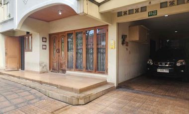 Turun!Jual Rumah Siap Huni 10x20m2 di Kedoya Akses Strategis