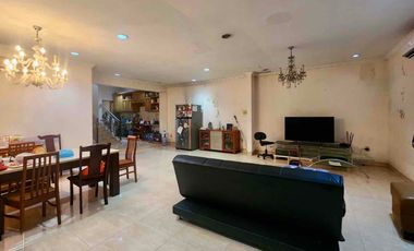 Turun!Jual Rumah Siap Huni 10x20m2 di Kedoya Akses Strategis