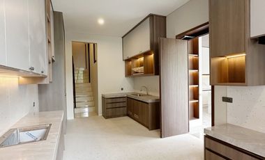 Dijual Rumah baru Gress termurah di kelasnya di Pakuwon City