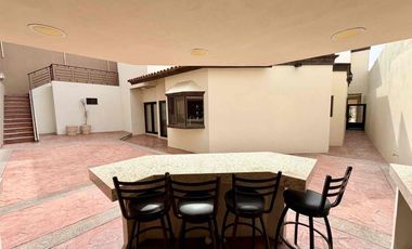 Residencia de lujo en Santa Lucía | 504 m² construcción | Recámara en planta baja