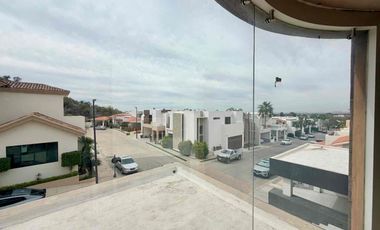 Residencia de lujo en Santa Lucía | 504 m² construcción | Recámara en planta baja