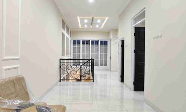 Rumah 1 M an Dalam Cluster Akses 2 Mobil Pinggir jalan raya Jagakarsa Jakarta selatan