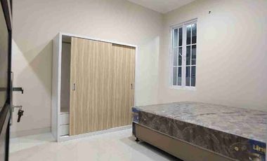 Rumah 1 M an Dalam Cluster Akses 2 Mobil Pinggir jalan raya Jagakarsa Jakarta selatan