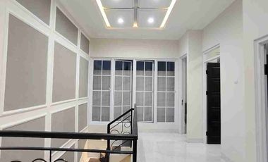 Rumah 1 M an Dalam Cluster Akses 2 Mobil Pinggir jalan raya Jagakarsa Jakarta selatan