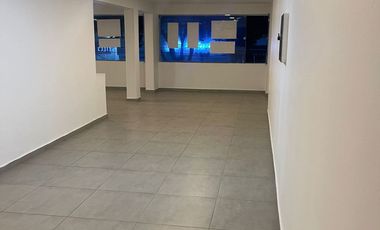 ARRIENDO LOCAL COMERCIAL  CUADRA PLAY  CABECERA