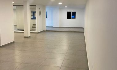 ARRIENDO LOCAL COMERCIAL  CUADRA PLAY  CABECERA