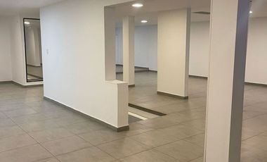 ARRIENDO LOCAL COMERCIAL  CUADRA PLAY  CABECERA