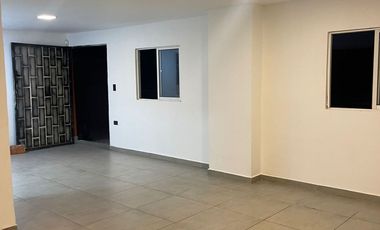 ARRIENDO LOCAL COMERCIAL  CUADRA PLAY  CABECERA