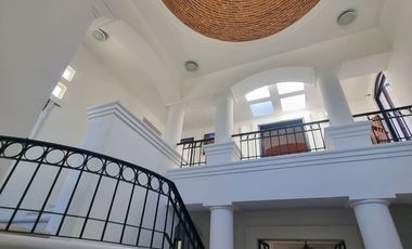 Amplia casa de 5 cuartos en Playacar