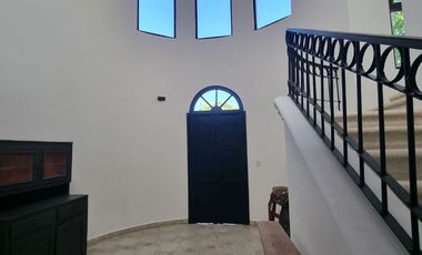 Amplia casa de 5 cuartos en Playacar