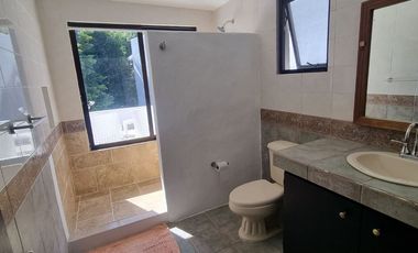 Amplia casa de 5 cuartos en Playacar