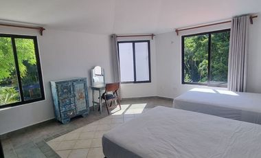 Amplia casa de 5 cuartos en Playacar