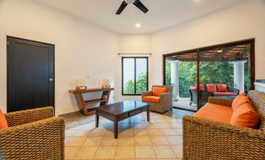 Amplia casa de 5 cuartos en Playacar