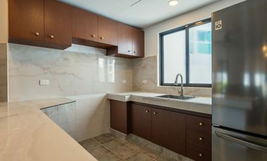 Amplia casa de 5 cuartos en Playacar