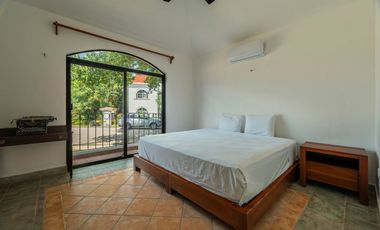 Amplia casa de 5 cuartos en Playacar