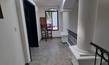 Amplia casa de 5 cuartos en Playacar