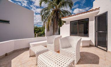 Amplia casa de 5 cuartos en Playacar