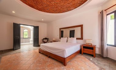 Amplia casa de 5 cuartos en Playacar