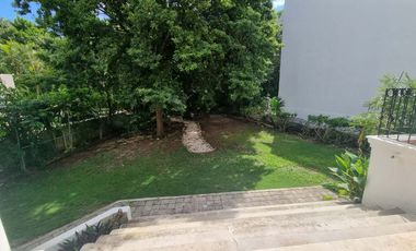 Amplia casa de 5 cuartos en Playacar