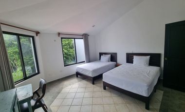 Amplia casa de 5 cuartos en Playacar