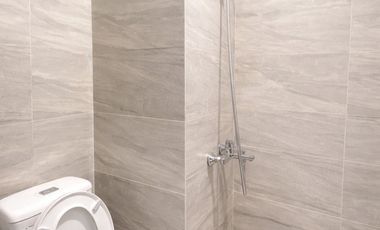 Disewakan Harga Miring Apartemen Collins Boulevard Studio Semi Furnish