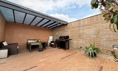 Amoblado HERMOSO dúplex alto de palmas