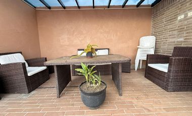 Amoblado HERMOSO dúplex alto de palmas