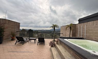 Amoblado HERMOSO dúplex alto de palmas