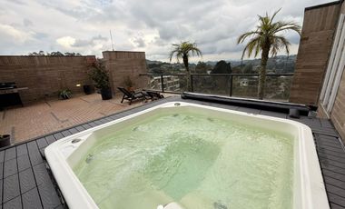 Amoblado HERMOSO dúplex alto de palmas