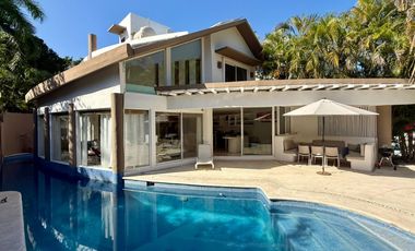 Casa Chocolate – Villa con Vista al Campo de Golf en Club Real, Playacar Fase II