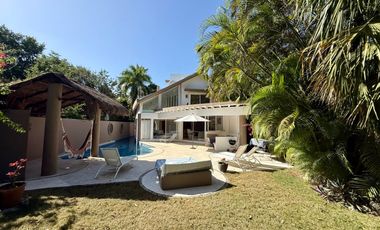 Casa Chocolate – Villa con Vista al Campo de Golf en Club Real, Playacar Fase II