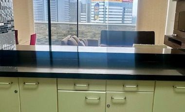 Se alquila departamento amoblado 2 dormitorios, Torres del Hilton Colon, GuayaquilS