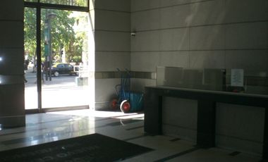 Inmejorable Ubicación A La Salida De Metro Pedro De Valdivia