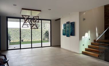 CASA EN PUERTA LAS LOMAS