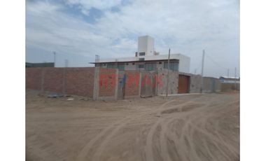 Alquilo Amplio Terreno Cercado Para Cualquier Tipo De Negocio En Huanchaquito Bajo , Area 220.50M2, S/. 1,000 Soles