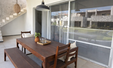 Penthouse Lock-Off con Alberca Privada en Venta | 3 Recámaras | Amueblado | Paneles Solares