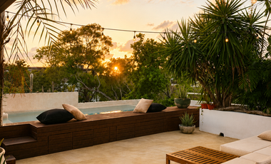 Penthouse Lock-Off con Alberca Privada en Venta | 3 Recámaras | Amueblado | Paneles Solares