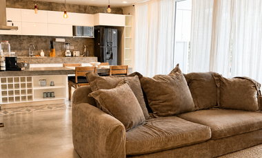 Penthouse Lock-Off con Alberca Privada en Venta | 3 Recámaras | Amueblado | Paneles Solares