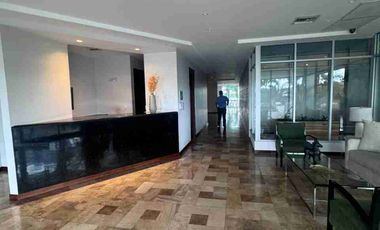 Departamento de Venta en Tenis Club