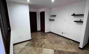 Departamento de Venta en Tenis Club