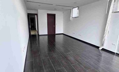 Departamento de Venta en Tenis Club