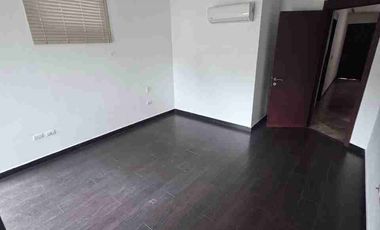 Departamento de Venta en Tenis Club