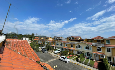 CASA en renta de cuatro habitaciones