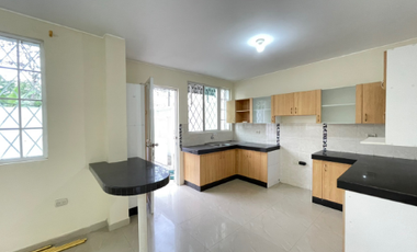 CASA en renta de cuatro habitaciones