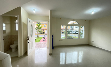 CASA en renta de cuatro habitaciones