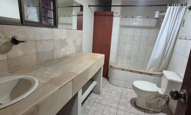 Suite Amoblada en Alquiler en Kennedy, cerca del Centro Comercial San Marino, 1 Habitación, 1 Baño, Norte de Guayaquil.