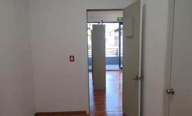 Local comercial en renta – 48 m² | Primer piso | Seguridad y servicios incluidos