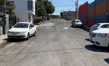 CASA EN VENTA A DOS CUADRAS DE ESTEBAN DE ANTUÑANO, COLONIA AMPLIACIÓN REFORMA, IDEAL PARA PROYECTO DE DEPARTAMENTOS, LA CASA ESTÁ EN ESQUINA