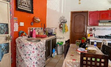 CASA EN VENTA A DOS CUADRAS DE ESTEBAN DE ANTUÑANO, COLONIA AMPLIACIÓN REFORMA, IDEAL PARA PROYECTO DE DEPARTAMENTOS, LA CASA ESTÁ EN ESQUINA