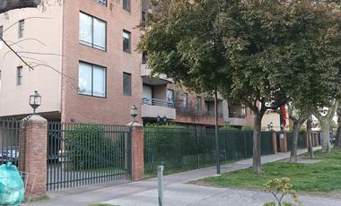 Arrienda Departamento en Renato Zanelli con Estacionamiento - comuna de Providencia